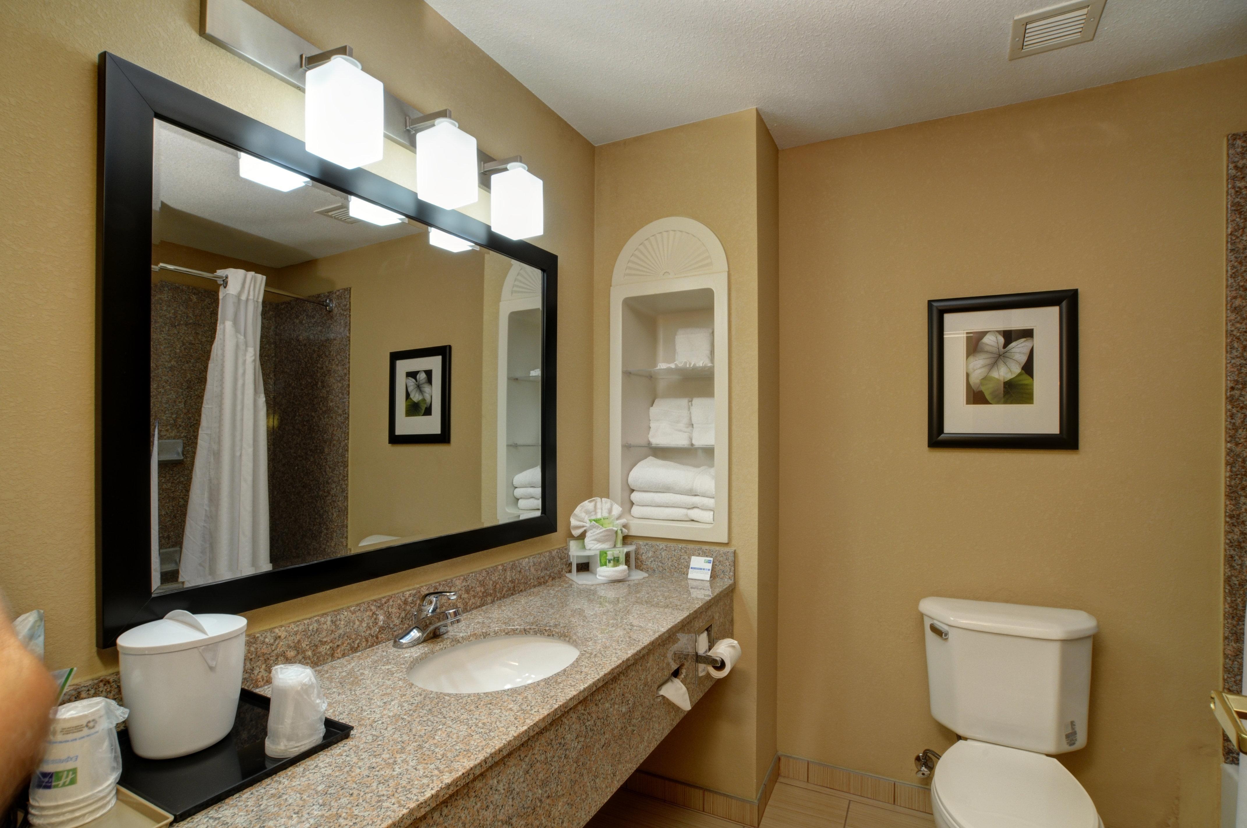 Holiday Inn Express & Suites Midwest City By Ihg Extérieur photo
