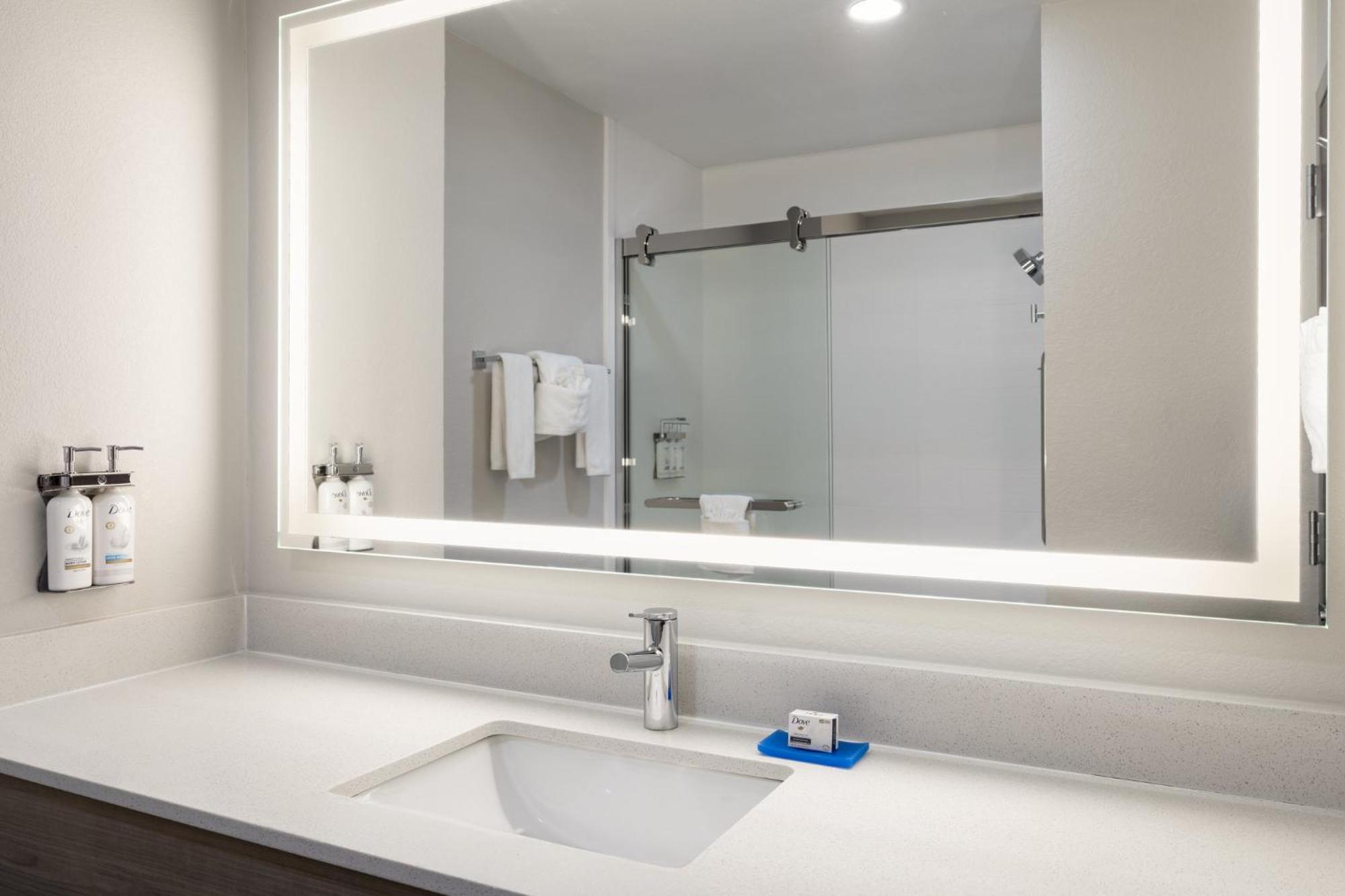 Holiday Inn Express & Suites Midwest City By Ihg Extérieur photo